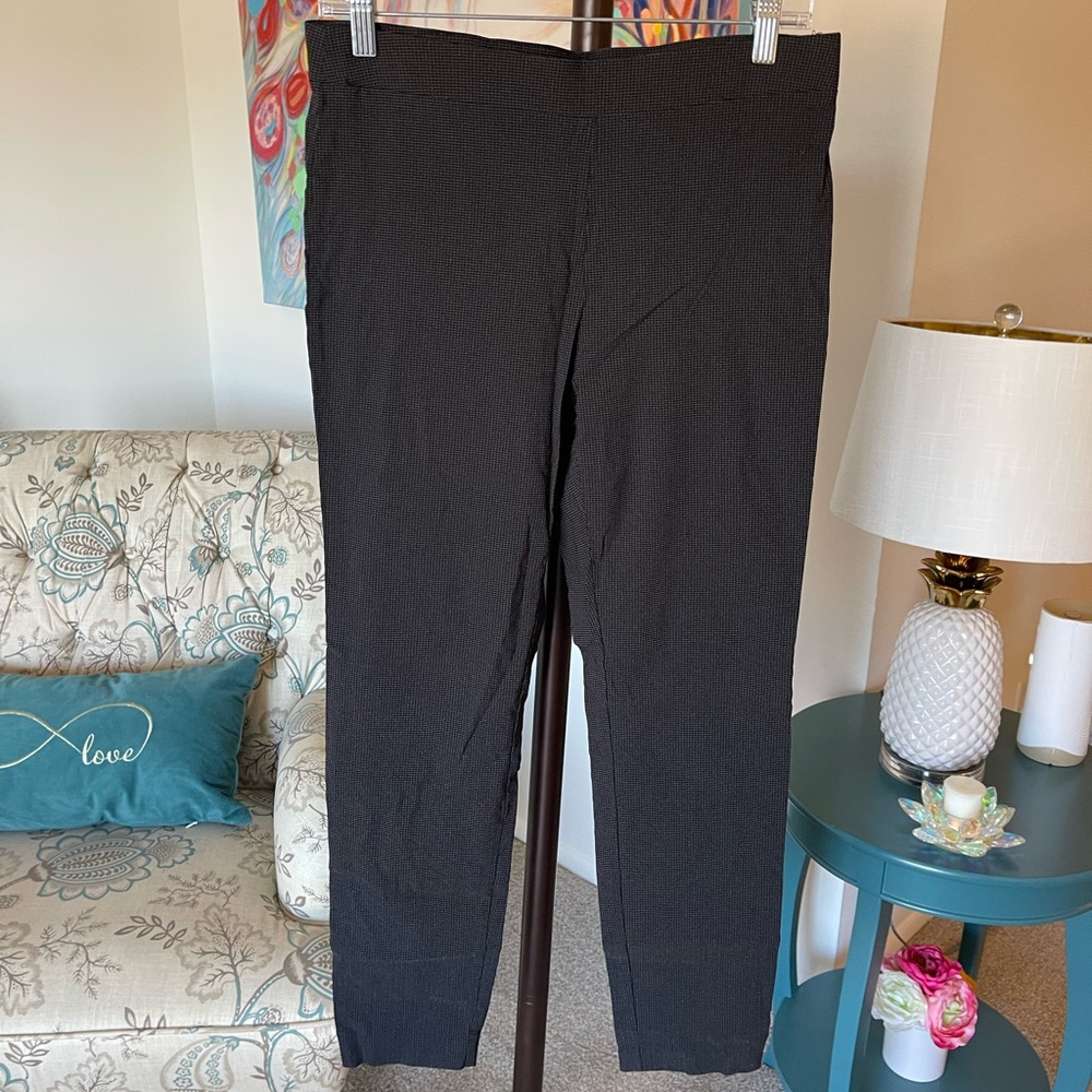 Ellen Tracy Black Dress Pants with Slim Fit and Matte Finish